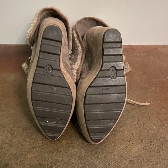 *SOLD* ASH suede ankle boot with lamb wool cuff and zipper detail. - Picture 6 of 6